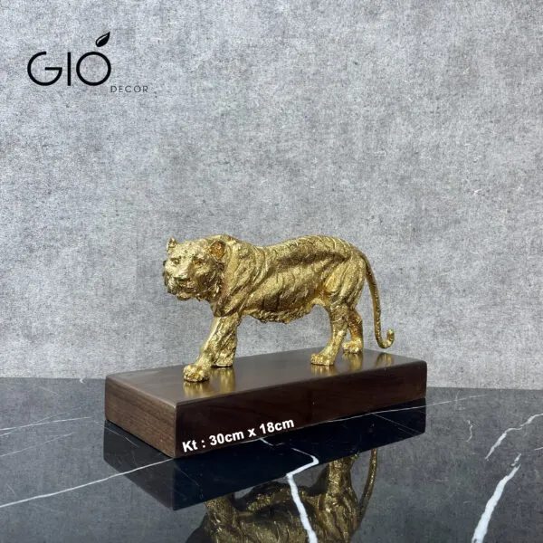 Biểu tượng chúa sơn lâm mạ vàng mang lại vượng khí và tài lộc cho các mối quan hệ kinh doanh