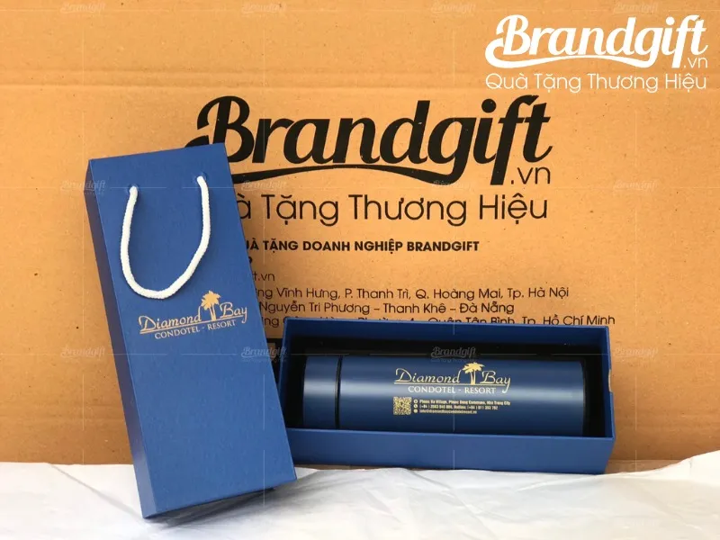 Bình giữ nhiệt in logo làm quà tặng độc đáo cho khách hàng