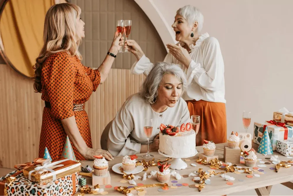 Cách viết lời chúc mừng sinh nhật ý nghĩa bằng tiếng anh cho bố mẹ thể hiện lòng biết ơn