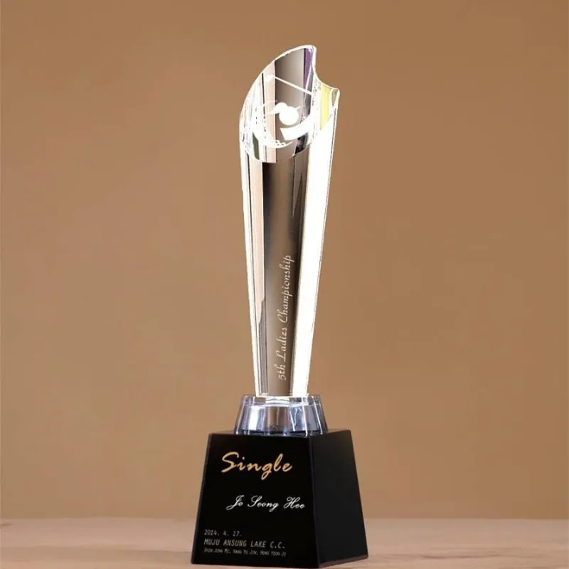 cup-pha-le-bieu-trung-pha-le-ki-niem-chuong-pha-le-brandgift-vn-20