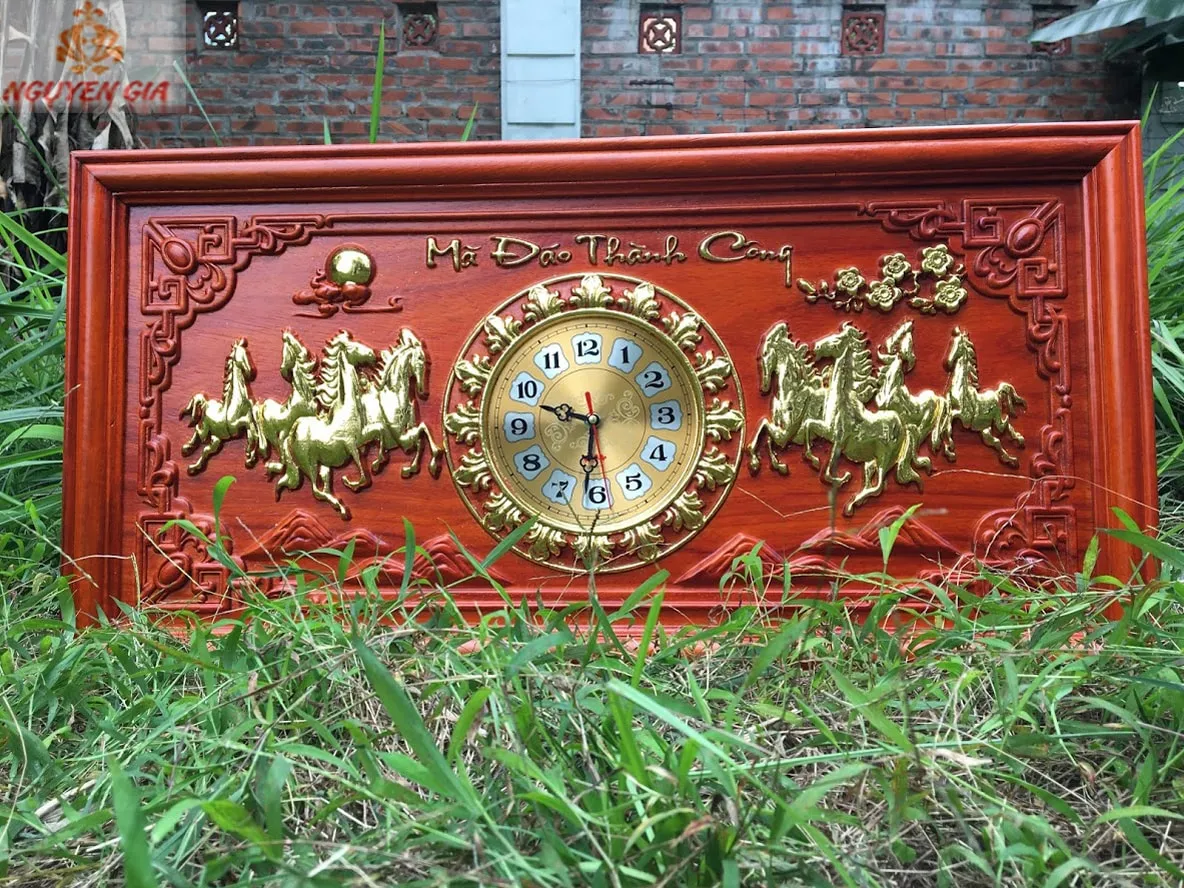 Đồng hồ gỗ treo tường mẫu Mã Đáo Thành Công, lời chúc khai trương quán cà phê phát đạt
