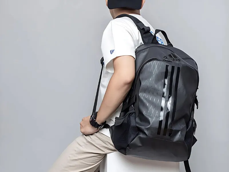 Balo thể thao dành cho các chàng trai năng động, món quà tặng sinh nhật bạn thân là con trai hữu ích