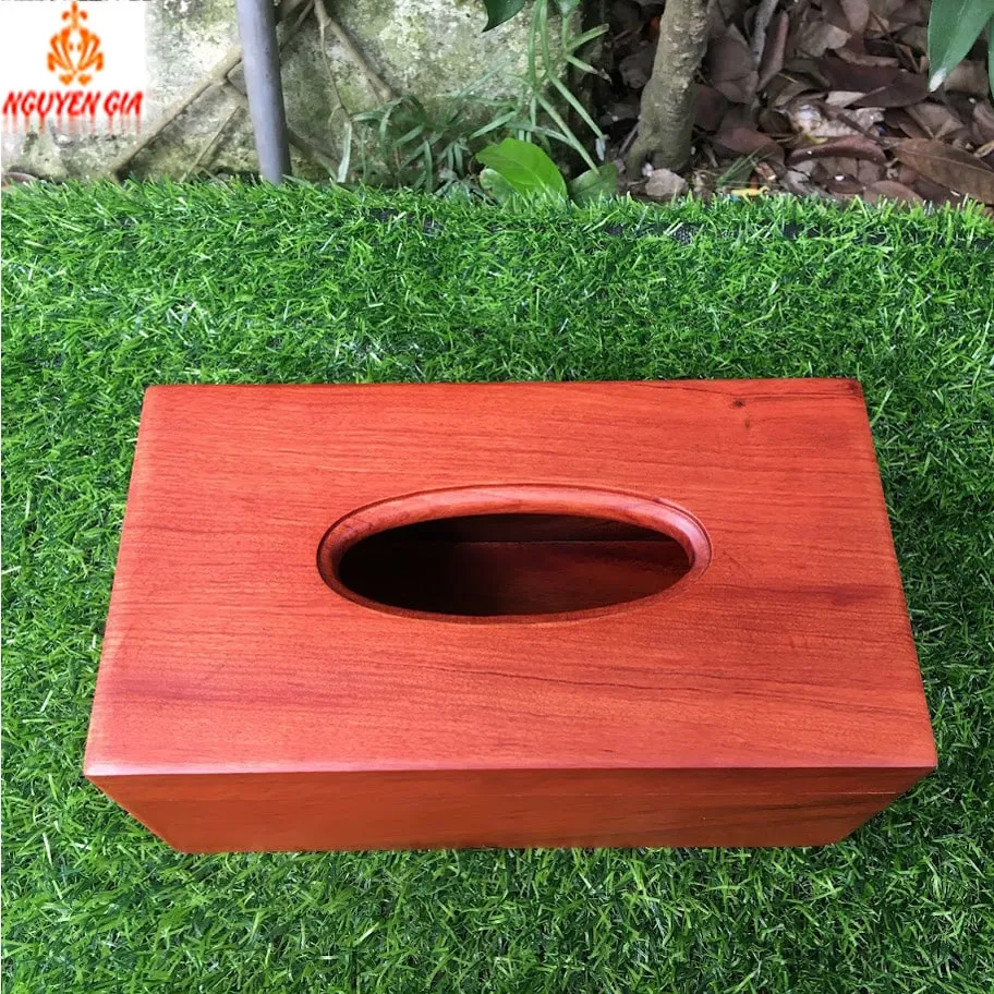 Hộp đựng giấy ăn bằng gỗ để bàn, giúp quầy hàng gọn gàng, thể hiện lời chúc khai trương chu đáo