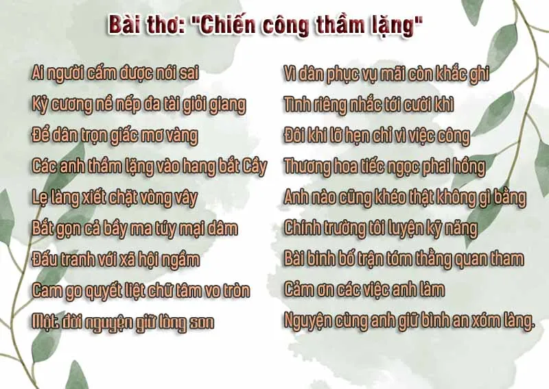 Bó hoa và sách thể hiện sự trân trọng kèm theo lời chúc cho người yêu làm công an nhân ngày đặc biệt