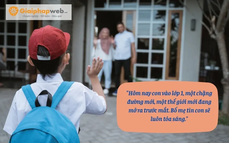 cha mẹ tự hào nhìn con trưởng thành, khoảnh khắc xúc động ngày con vào lớp 1