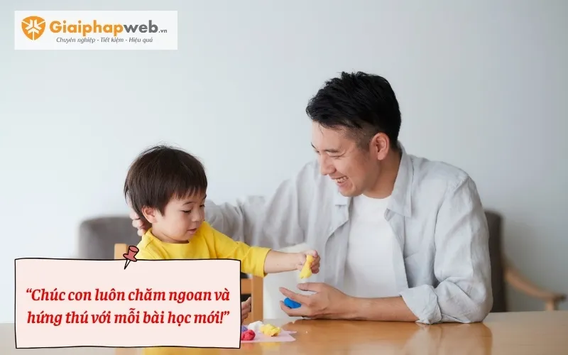 gia đình chuẩn bị hành trang cho con vào lớp 1, không khí ấm áp, tích cực