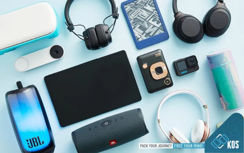 Các món đồ công nghệ như tai nghe không dây hoặc bàn phím cơ là lựa chọn quà tặng đồng nghiệp nam nghỉ việc yêu thích công nghệ