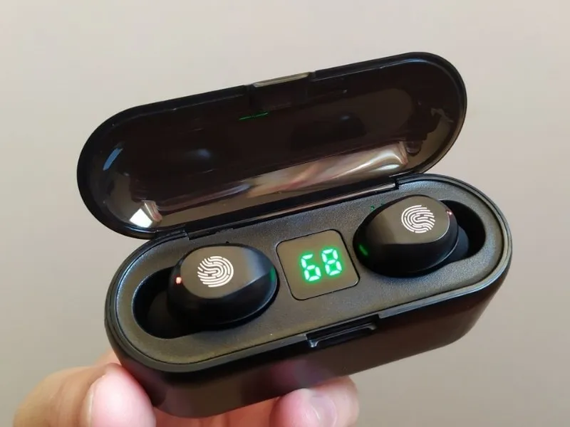 Tai nghe không dây hiện đại, món quà tặng sinh nhật bạn thân nam yêu thích công nghệ