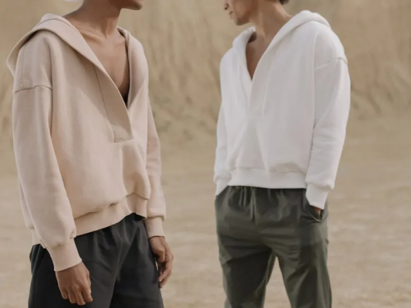 Áo hoodie dễ thương, lựa chọn quà tặng sinh nhật cho bạn thân là con trai phong cách