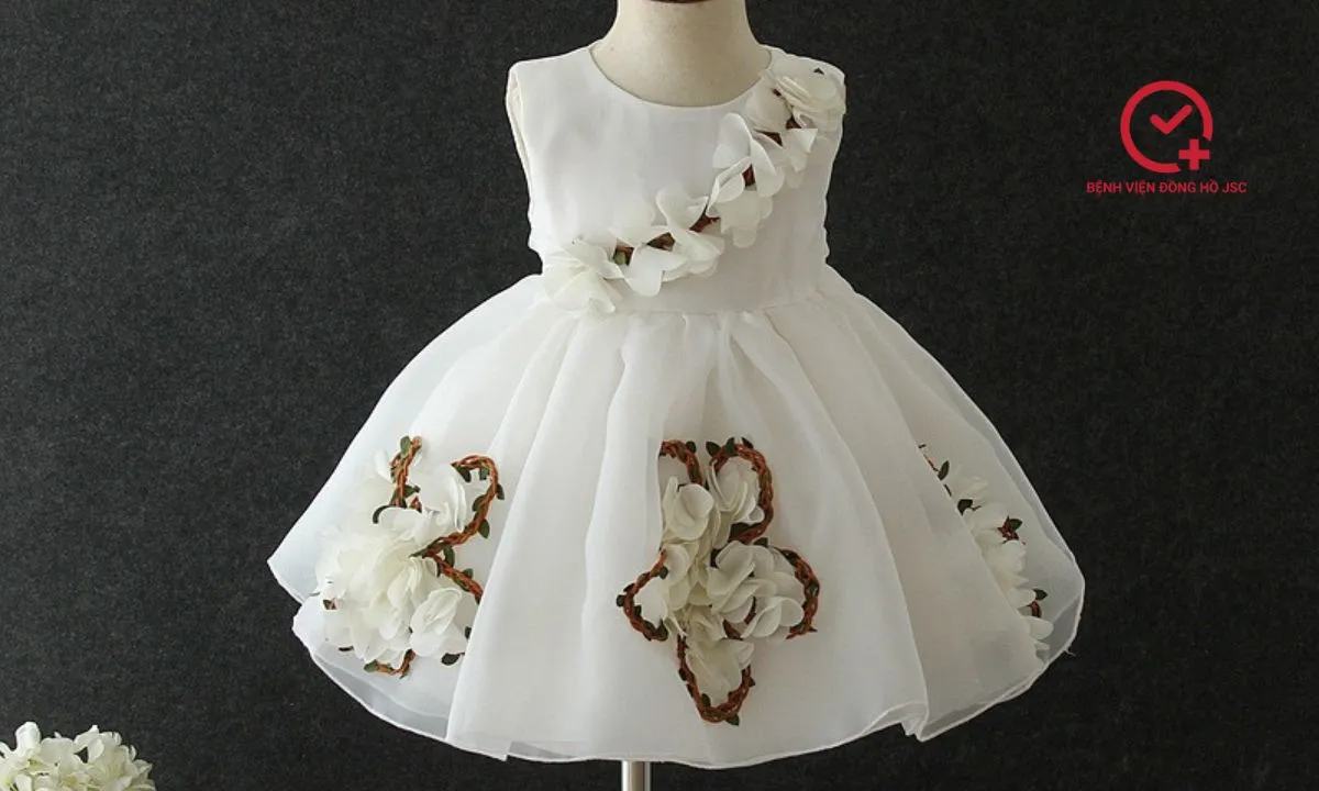 Váy công chúa màu pastel, món quà sinh nhật và quà tặng bé gái 1 tuổi giúp bé tỏa sáng.