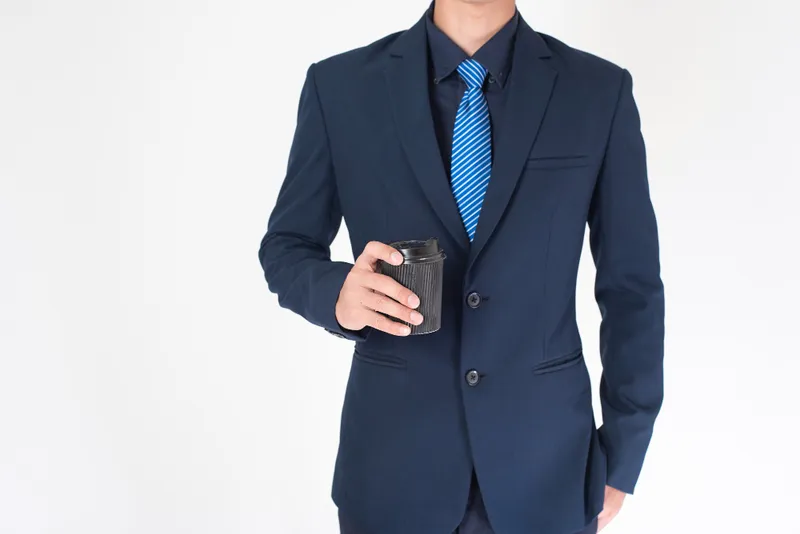 Phụ kiện công sở cao cấp (khăn lụa, cà vạt) thích hợp làm quà tặng lễ hội.