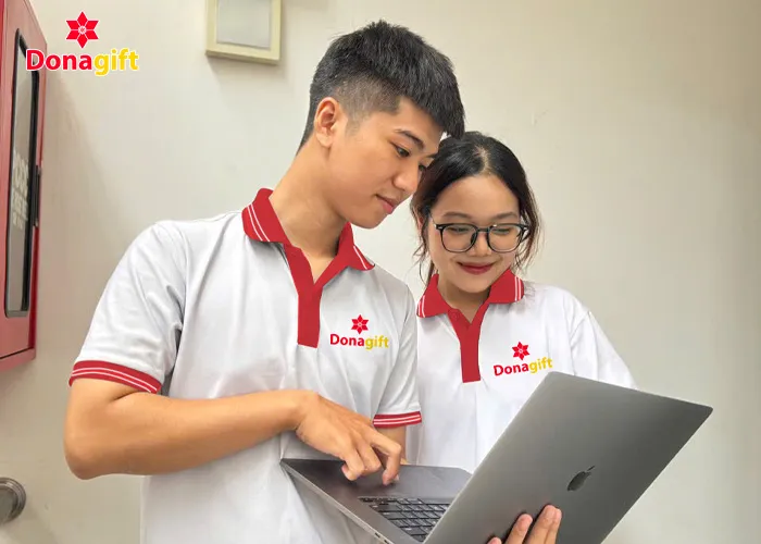 Tiếp nhận thông tin tư vấn về quà tặng doanh nghiệp in logo