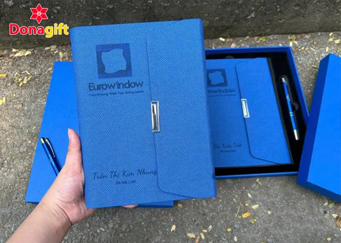 Set quà tặng cao cấp cho khách hàng VIP