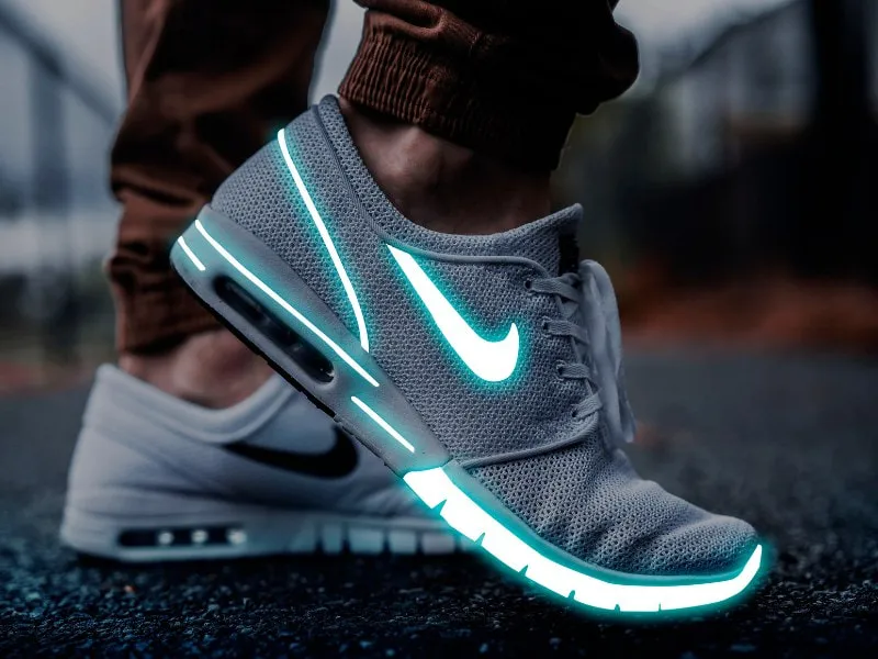 Giày sneaker sành điệu và cao cấp, món quà sinh nhật độc đáo cho con trai