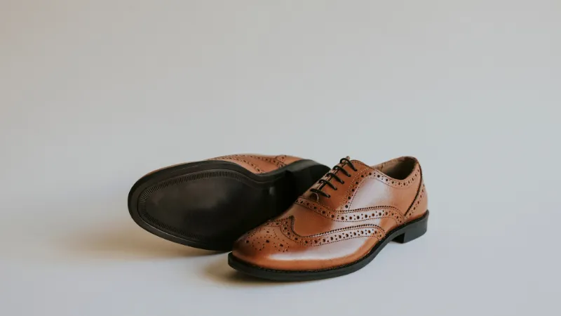 Giày đẹp làm quà sinh nhật cho bạn thân, đa dạng phong cách từ thể thao đến trang trọng