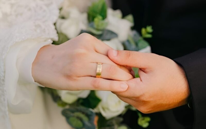 99+ Stt Kỷ Niệm Tình Yêu Ngắn Gọn, Lãng Mạn Cho 1, 3, 6 Tháng Yêu Nhau