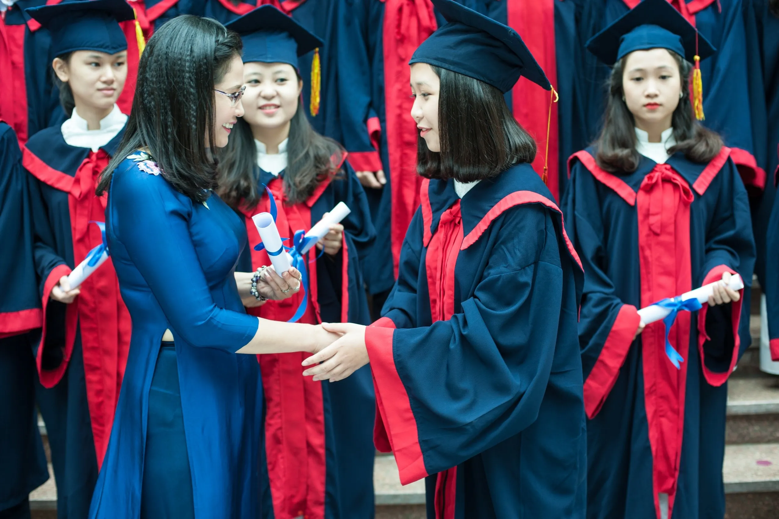 Lời chúc ngày 20/11 cho mẹ là giáo viên ý nghĩa năm 2025