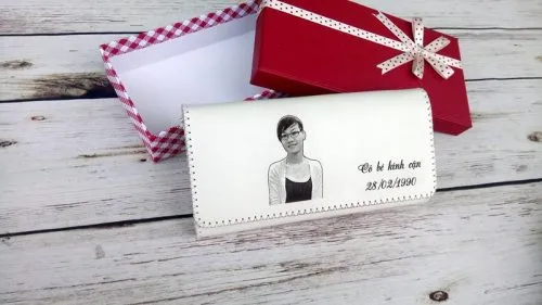 Lựa chọn quà tặng phù hợp để đi kèm với lời chúc sinh nhật cho bạn gái