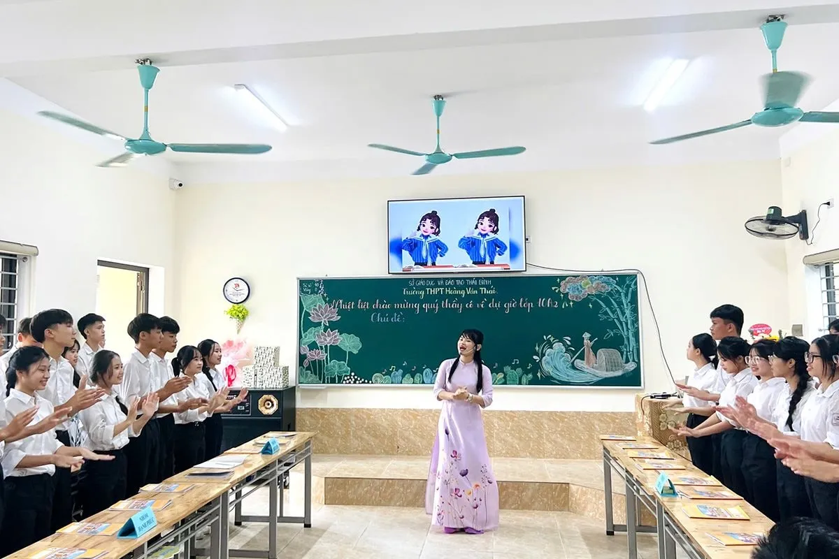 Hình ảnh học sinh tri ân thầy cô giáo nhân ngày Nhà giáo Việt Nam 20/11