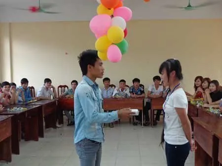 Hoa và quà chúc mừng ngày Quốc tế Phụ nữ 8/3