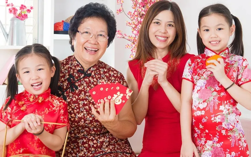 Ghi điểm với bố mẹ người yêu bằng những lời chúc tết lịch sự và chân thành