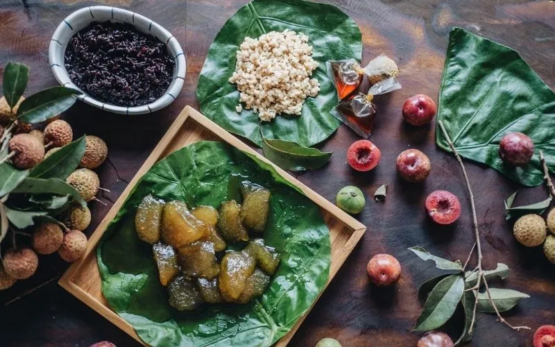 Thưởng thức món ngon và gửi lời chúc tết đoan ngọ đến người thân yêu