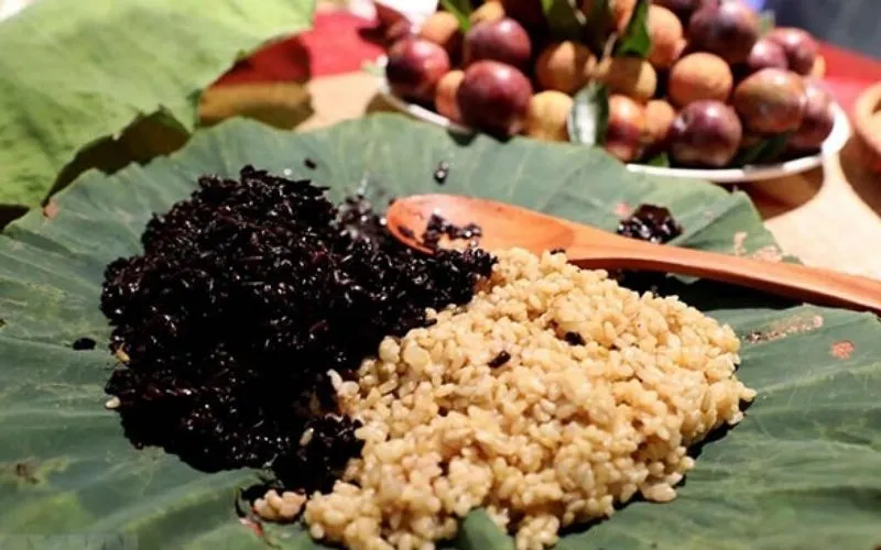 Bài thơ đầy xúc động về nỗi nhớ quê hương ngày Tết Đoan Ngọ