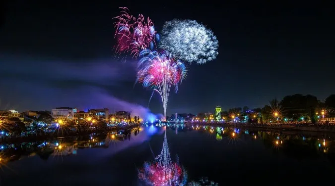 Thủ đô Hà Nội rực rỡ ánh sáng pháo hoa trong những dịp lễ hội lớn