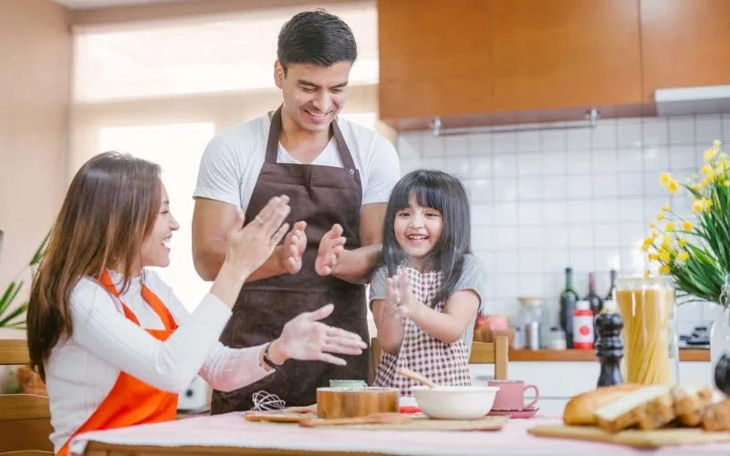 Cha mẹ gửi lời chúc yêu thương cho con cái nhân ngày 28/6