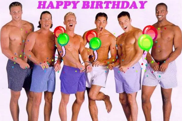 Khoảnh khắc vui vẻ khi chúc mừng sinh nhật người yêu