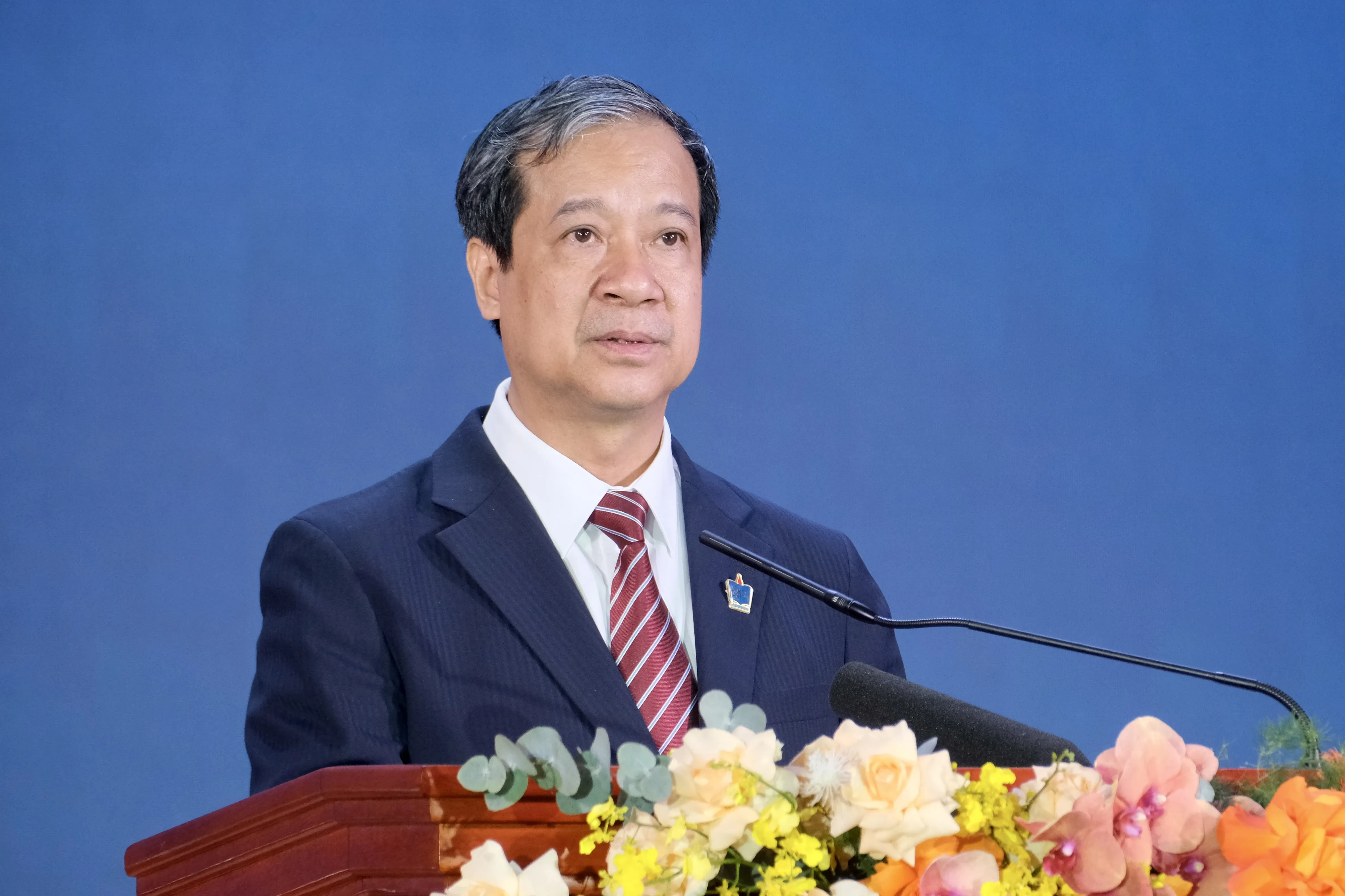 Bộ trưởng GD&ĐT mong muốn mỗi nhà giáo luôn tìm thấy hạnh phúc trong nghề nghiệp