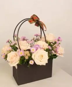Giỏ hoa tươi mang phong cách nhẹ nhàng dành tặng những người bạn thân thiết