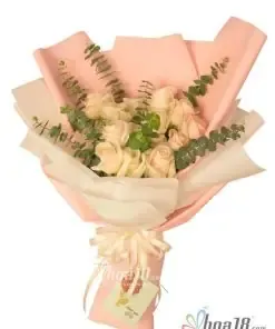 Một bó hoa tươi thắm mang lại niềm vui bất ngờ trong ngày sinh nhật