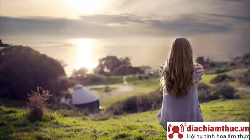 Caption độc thân dành cho các bạn nữ chưa muốn vướng bận chuyện yêu đương