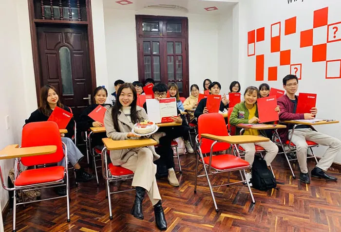 Mẫu thiệp chúc mừng sinh nhật bằng tiếng Anh với thiết kế sang trọng