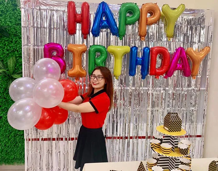 Lời chúc sinh nhật ý nghĩa bằng tiếng Anh trên nền hình ảnh tươi sáng