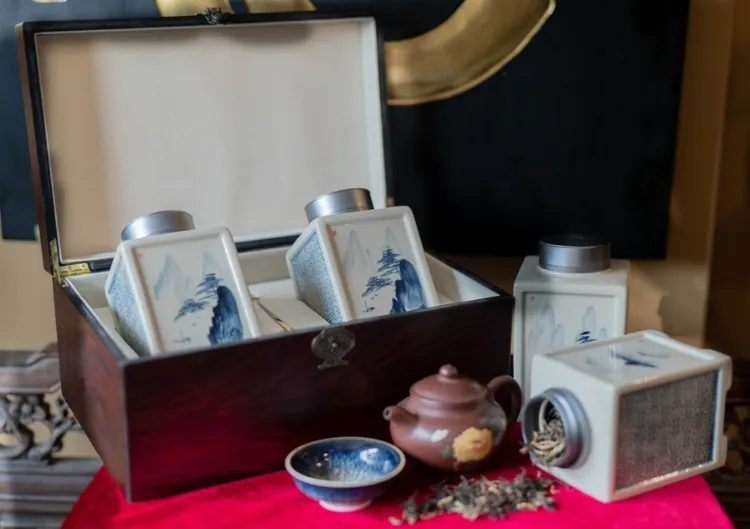 Trà cao cấp giúp gắn kết những buổi trò chuyện đầu năm