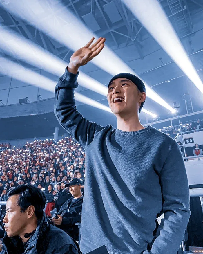 Cận cảnh vẻ điển trai của D.O. khi gửi lời cảm ơn chúc mừng sinh nhật