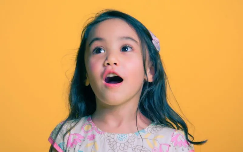 STT chúc mừng sinh nhật em gái hài hước mang lại niềm vui bất ngờ cho cô em nhỏ