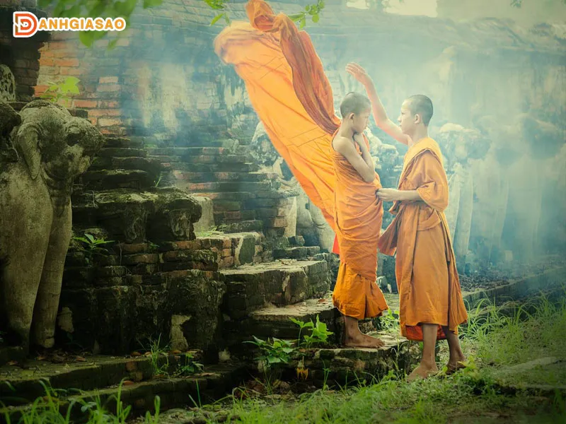 Tượng Phật Di Lặc mạ vàng mang đến biểu tượng của sự hạnh phúc và bình an trong tu tập