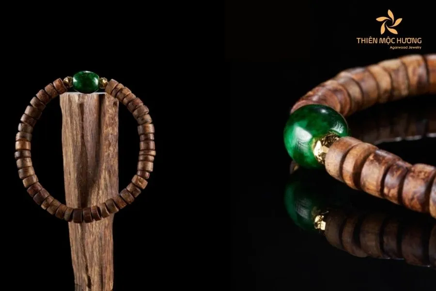 Vòng tay trầm hương là món quà Giáng sinh ý nghĩa cho phái nam