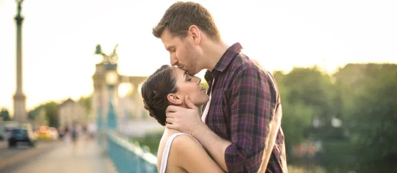 Cặp đôi thể hiện tình cảm ngọt ngào dù đang phải đối mặt với khoảng cách địa lý