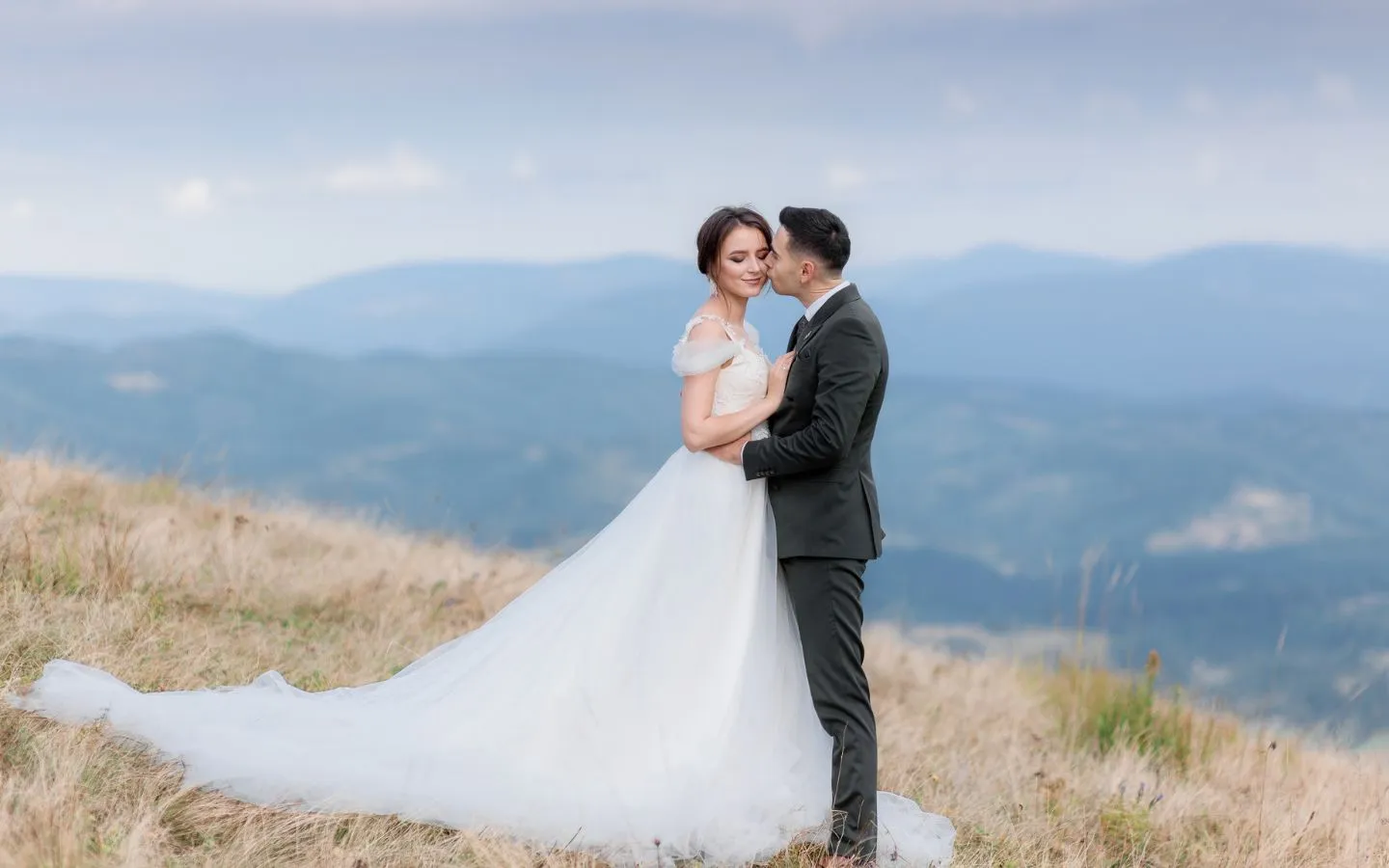 Những lời chúc đám cưới hay và ý nghĩa nhất dành cho các cặp đôi trẻ