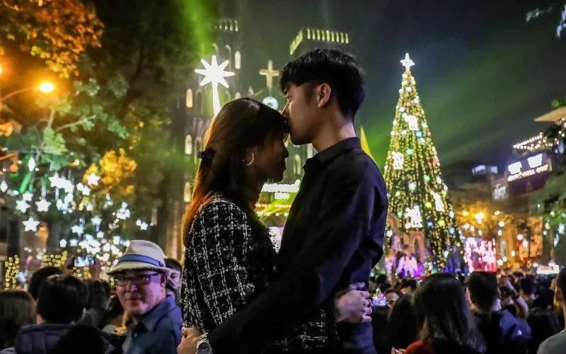 Những lời chúc giáng sinh ngắn gọn cho người yêu là bạn trai đầy tình cảm