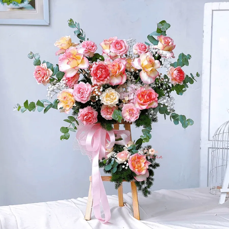 Lẵng hoa hồng gửi lời chúc khai trương công ty diễn ra thuận lợi cho doanh nghiệp mới