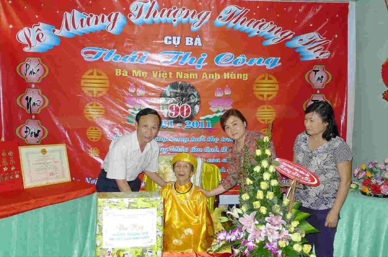 Thượng thọ 90 tuổi là cột mốc đáng nhớ của ông bà, cha mẹ và các bậc cao niên trong gia đình