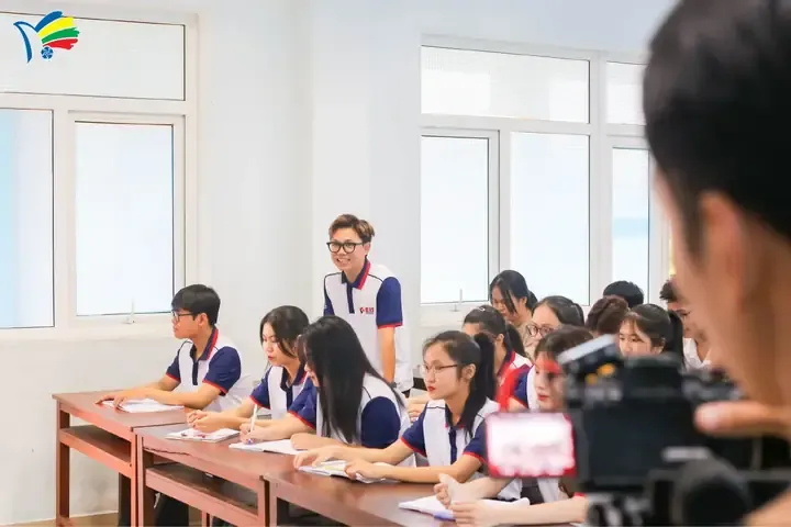 Những lời chúc mừng ngày nhà giáo Việt Nam được gửi qua tin nhắn điện tử