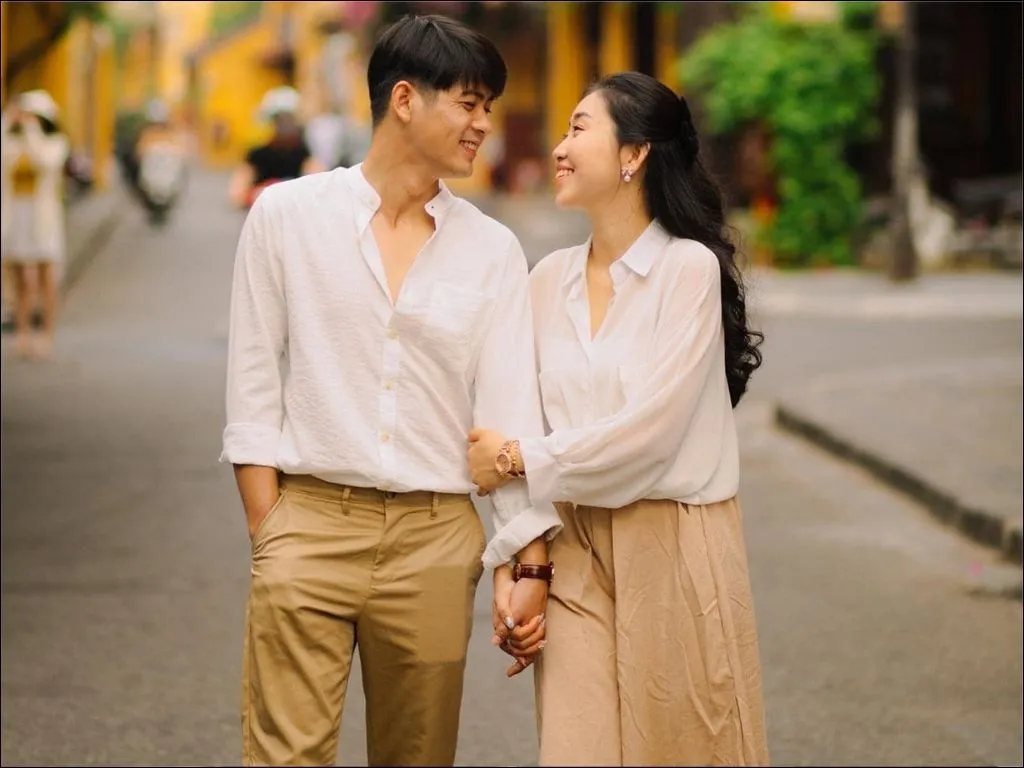 Thiết kế hình ảnh lồng ghép để in lên áo đôi làm quà tặng 20/10 độc đáo