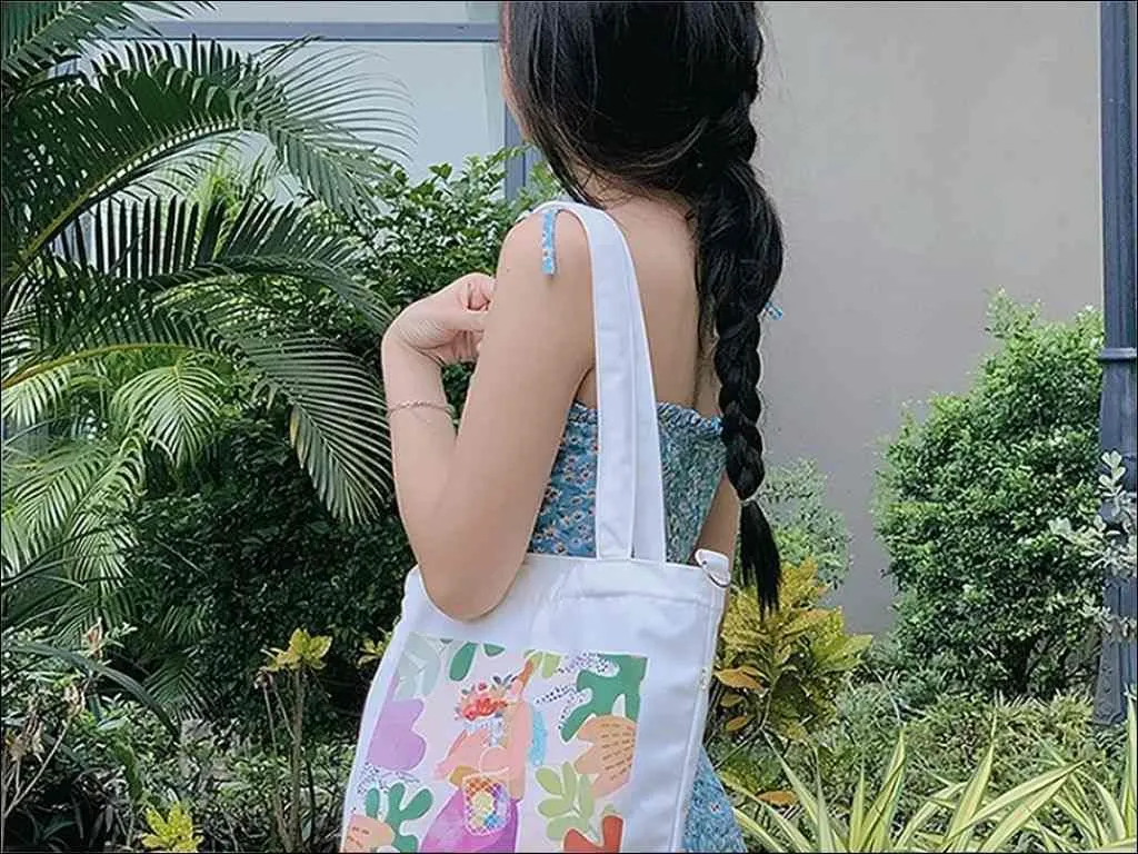 Mẫu túi tote canvas in hình theo yêu cầu dành tặng người yêu dịp lễ