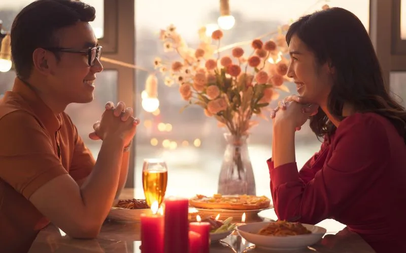 Mẫu bánh sinh nhật tinh tế phù hợp làm quà tặng kèm lời chúc cho vợ